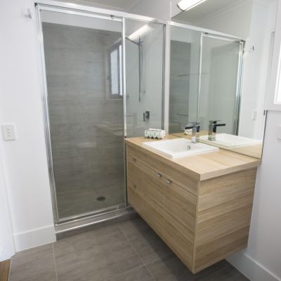 Osprey Cabin Bathroom