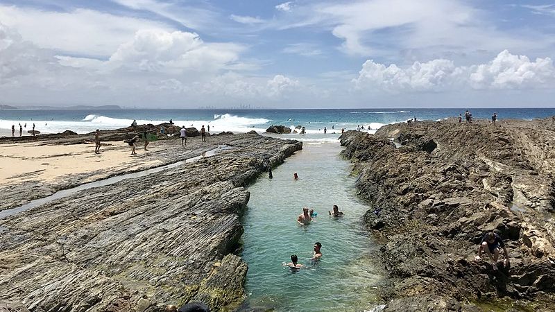 800px-Snapper Rocks, Coolangatta, Gold Coast, Queensland 09